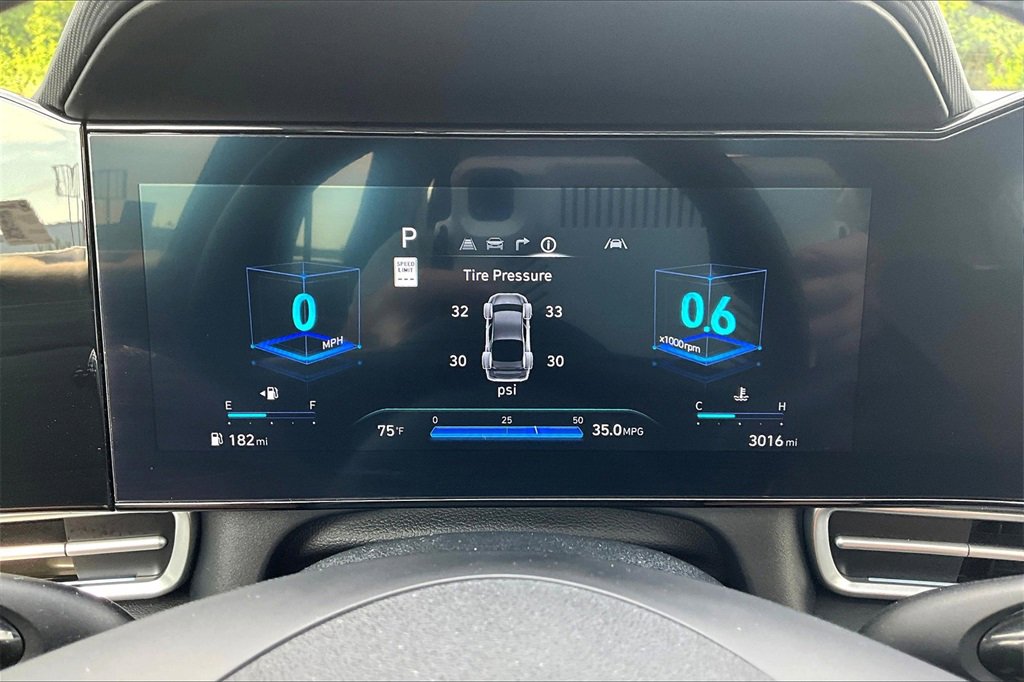 Certified 2025 Hyundai Elantra SEL image 20