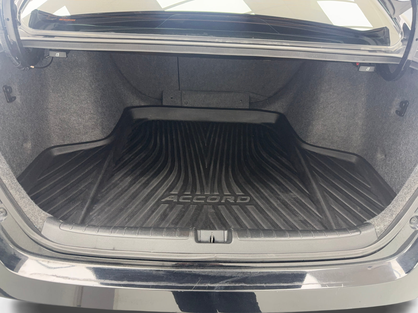 Used 2018 Honda Accord Touring image 49