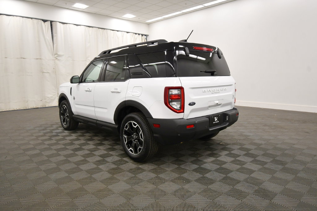 Used 2025 Ford Bronco Sport Outer Banks AWD/4WD image 5