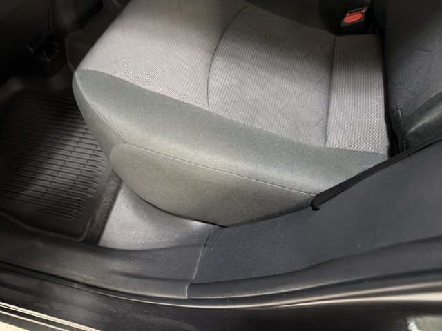 Used 2025 Toyota RAV4 XLE FWD image 22