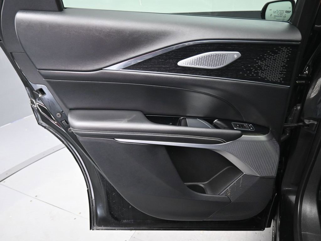 Used 2023 Cadillac Lyriq 2WD image 38