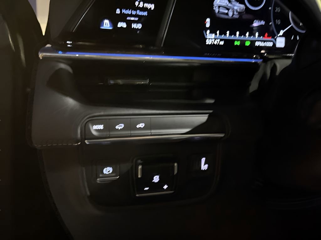 Used 2023 Cadillac Escalade ESV Premium Luxury Platinum image 20