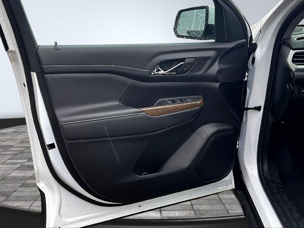Used 2023 GMC Acadia SLE FWD image 22