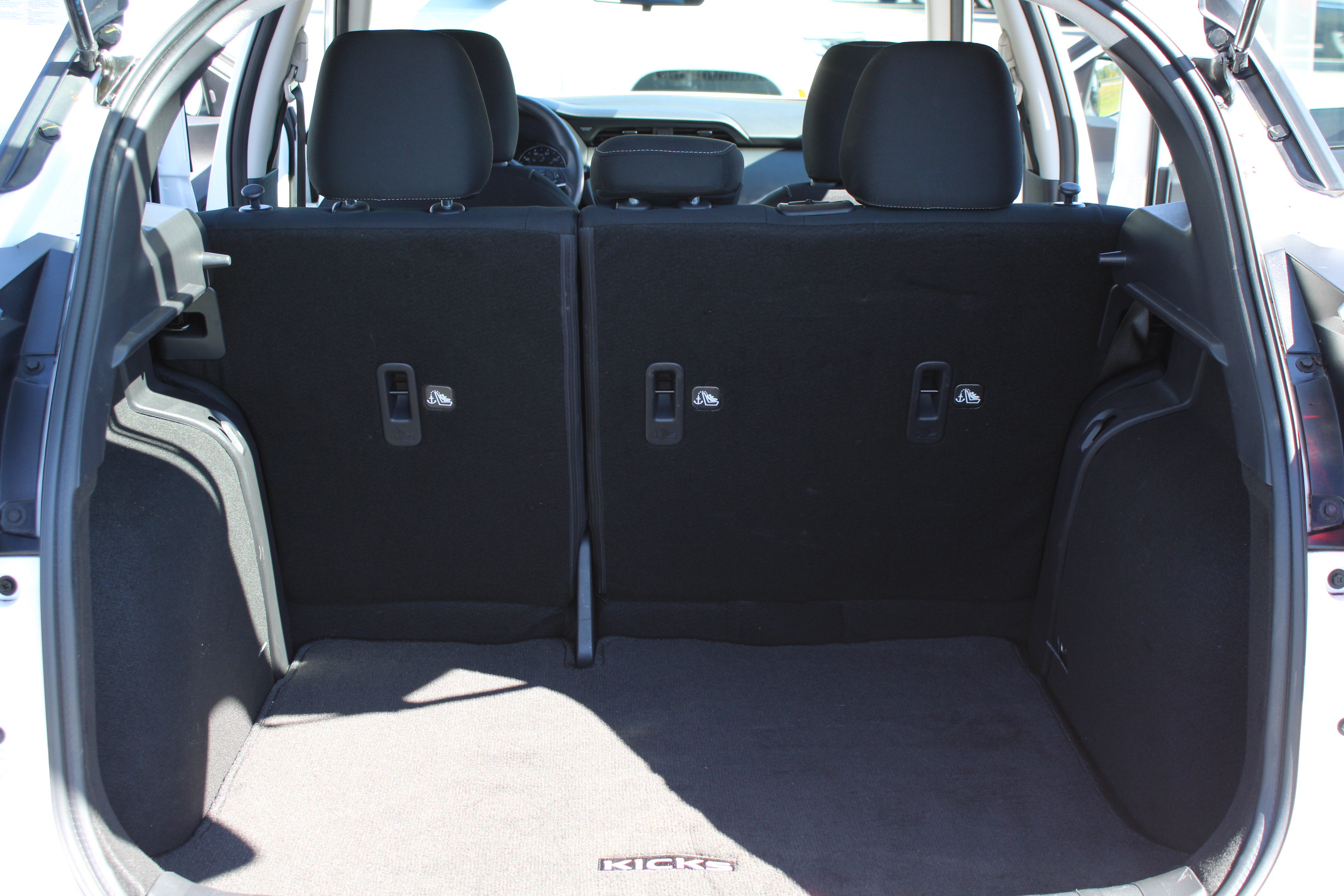 Used 2023 Nissan Kicks SV FWD image 13