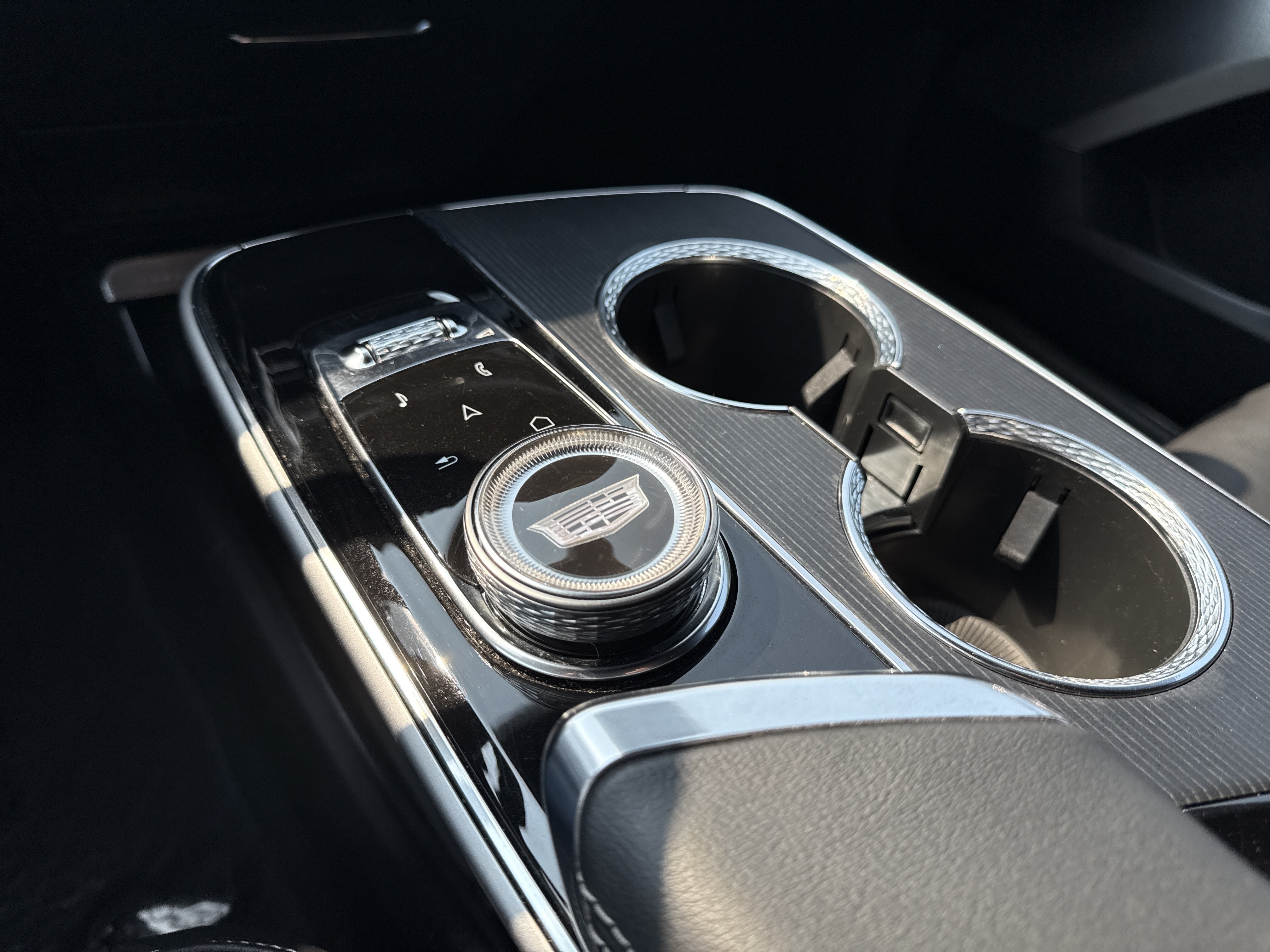 Used 2024 Cadillac Lyriq Luxury AWD/4WD image 24
