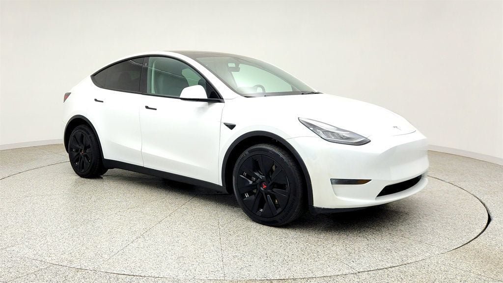 Used 2023 Tesla Model Y Long Range AWD/4WD image 3