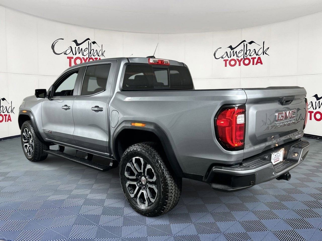 Used 2023 GMC Canyon AT4 w/ AT4 Premium Package AWD/4WD image 6