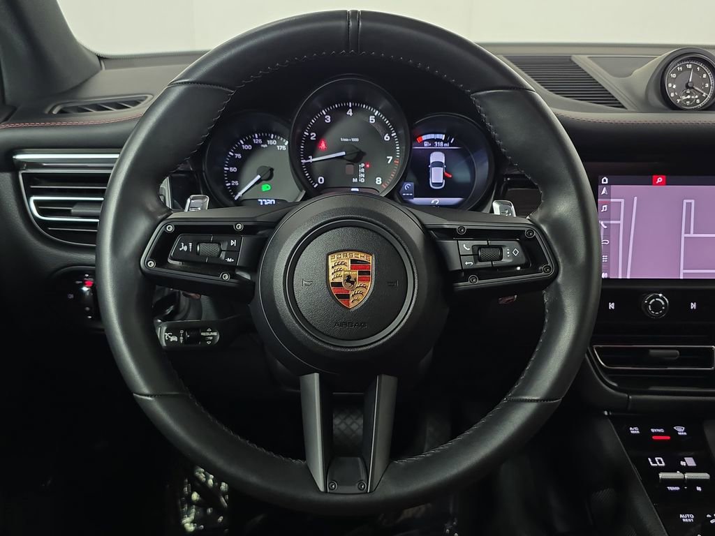 Used 2025 Porsche Macan image 14