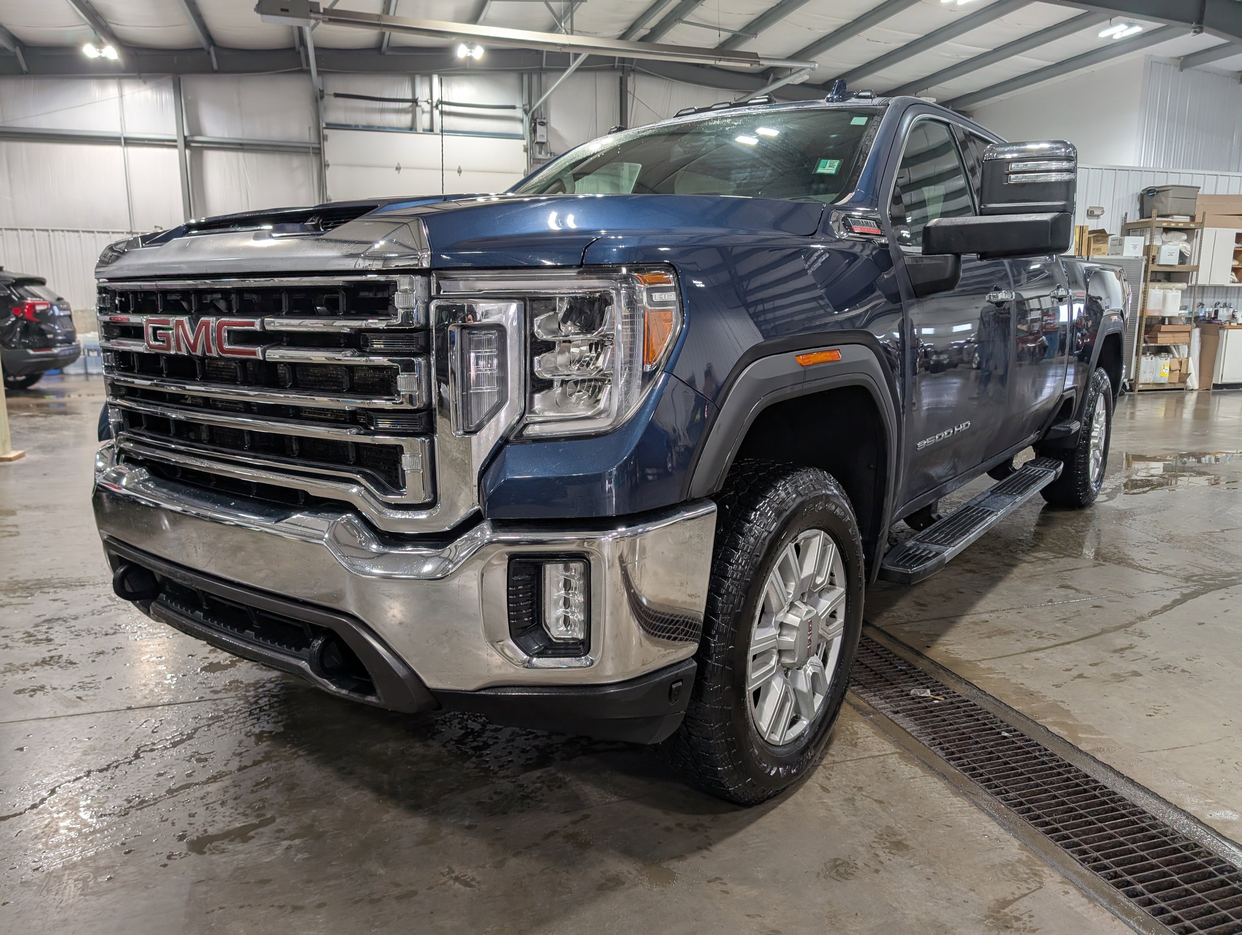Used 2021 GMC Sierra 3500 SLT w/ SLT Convenience Package image 6