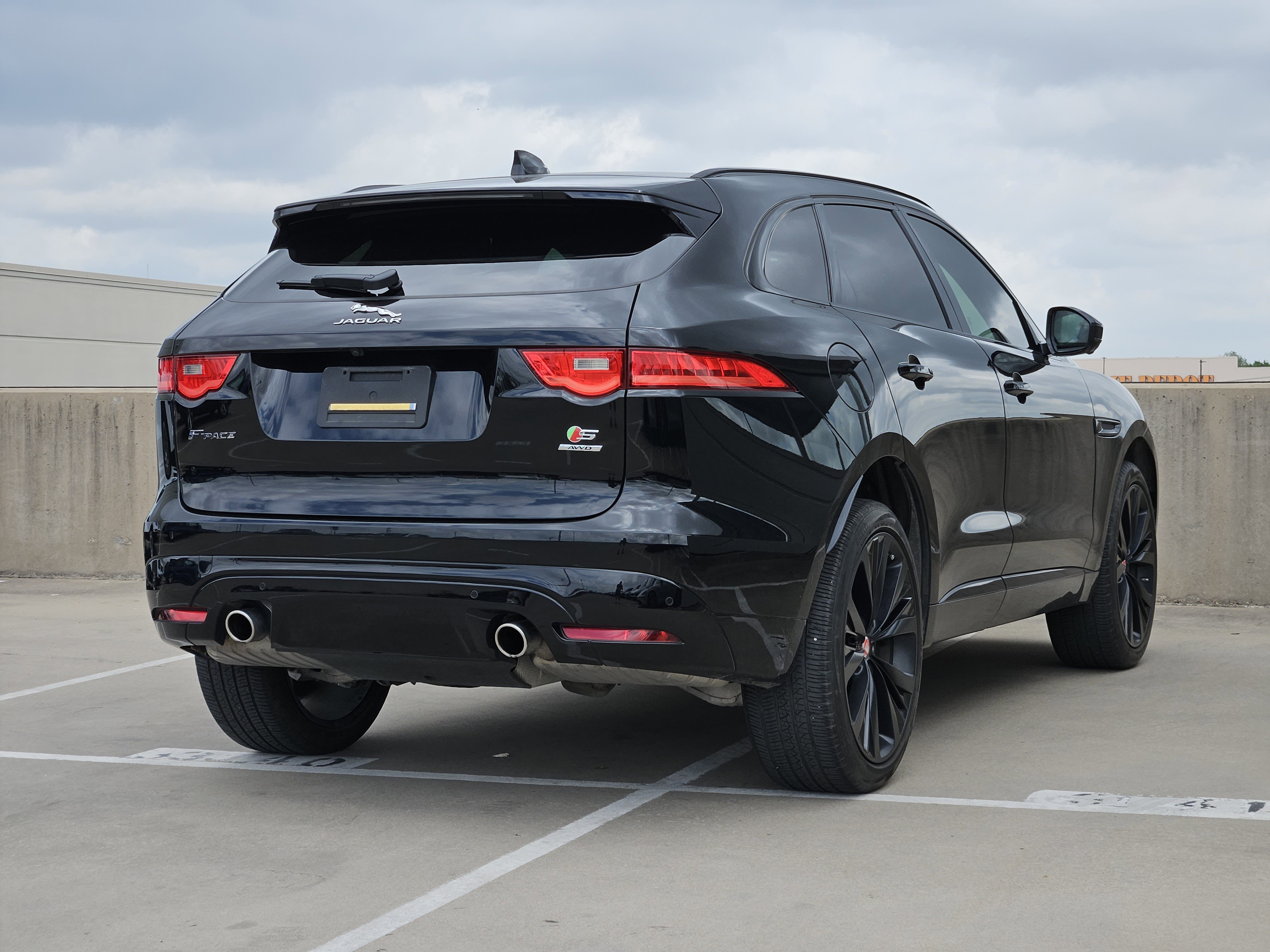 Used 2020 Jaguar F-PACE S image 8