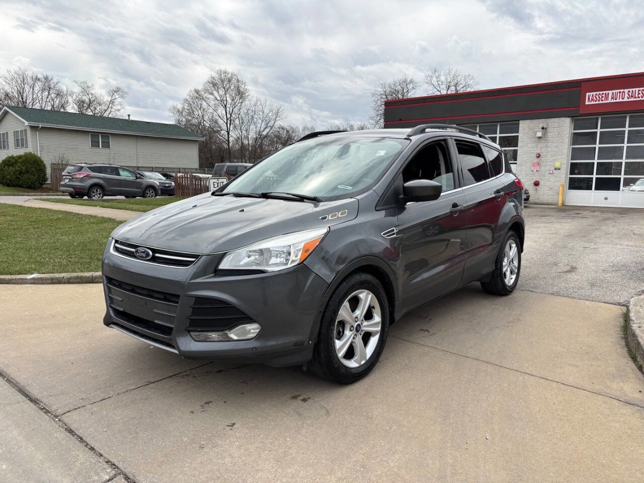 Used 2016 Ford Escape SE w/ Equipment Group 201A AWD/4WD image 2