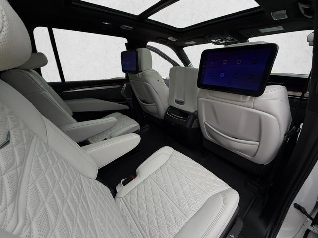 Used 2025 Cadillac Escalade ESV Sport Platinum w/ LPO, Floor Liner Package AWD/4WD image 24