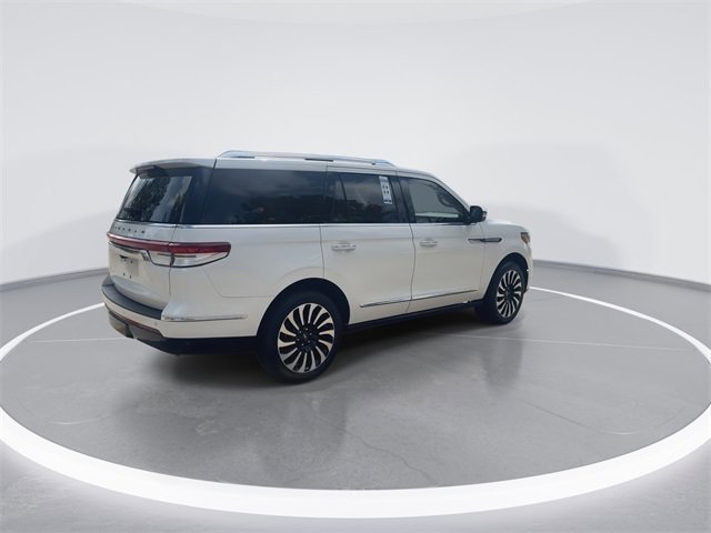 Certified 2024 Lincoln Navigator Black Label image 8