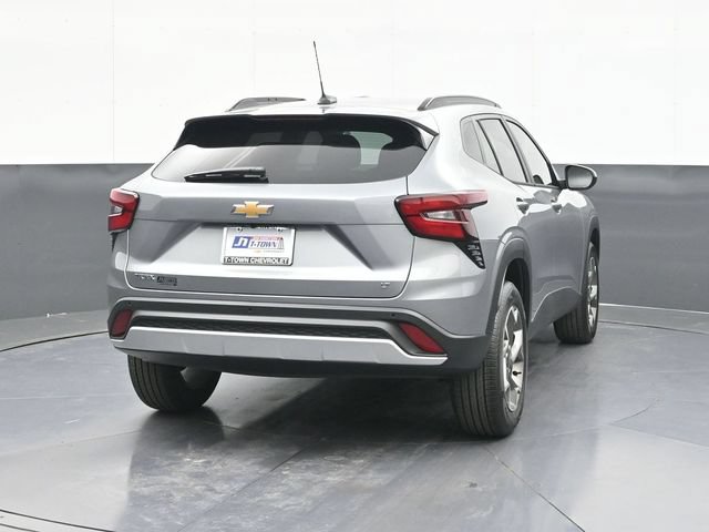 New 2026 Chevrolet Trax LT w/ Driver Confidence Package FWD image 9