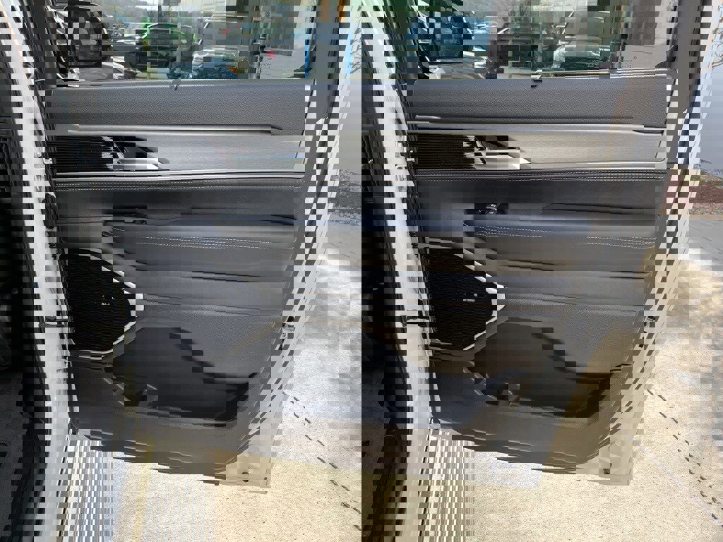 New 2026 Jeep Grand Wagoneer L Limited image 28