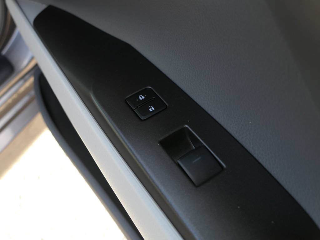 Used 2022 Toyota Camry LE w/ Carpet Mat Package (TMS) FWD image 28