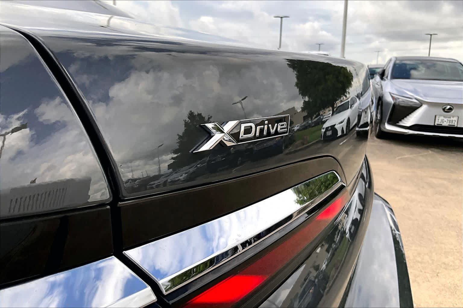 Used 2023 BMW 760i xDrive w/ Executive Package AWD/4WD image 9