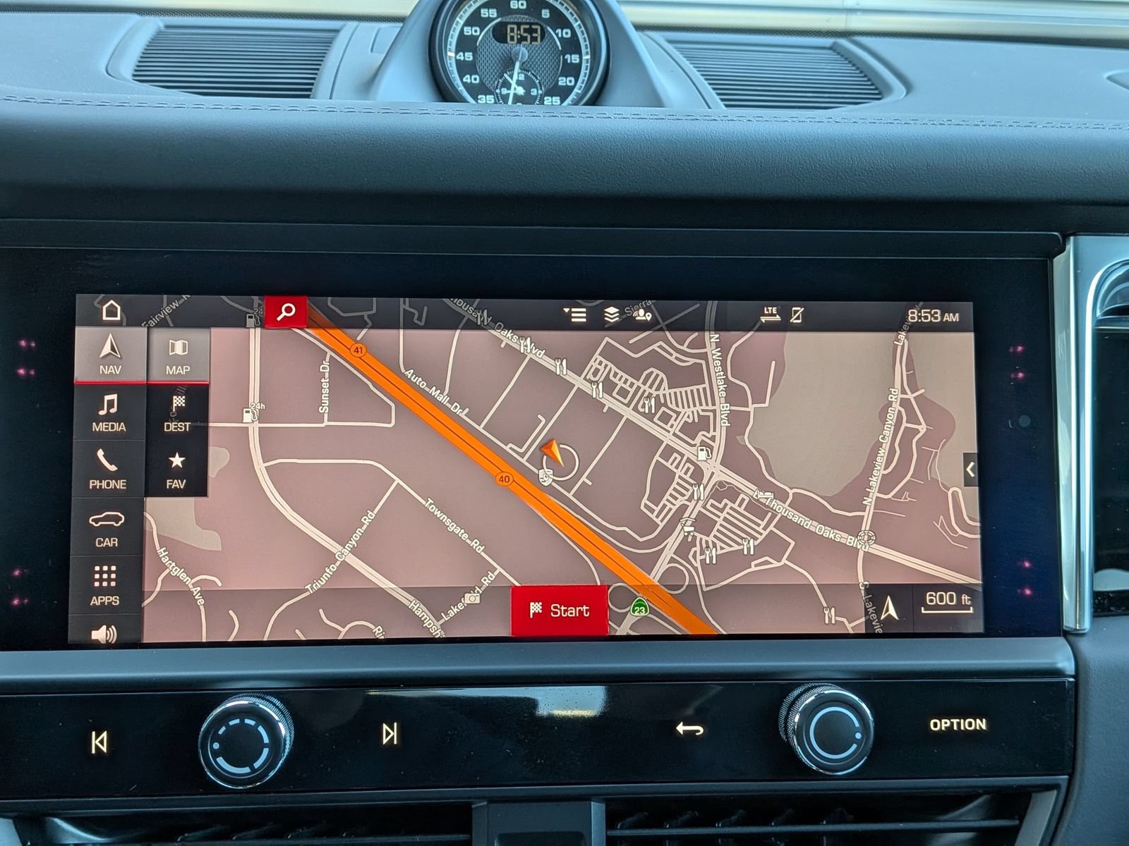 Certified 2026 Porsche Macan Turbo AWD/4WD image 19