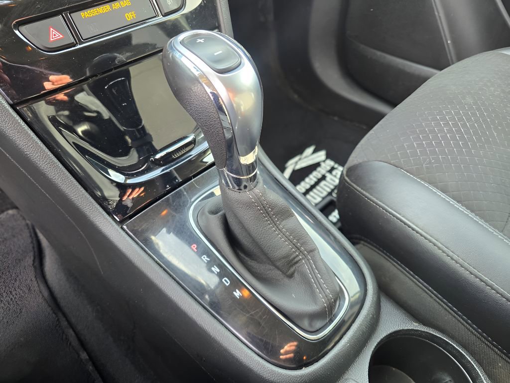 Used 2018 Buick Encore Preferred image 19