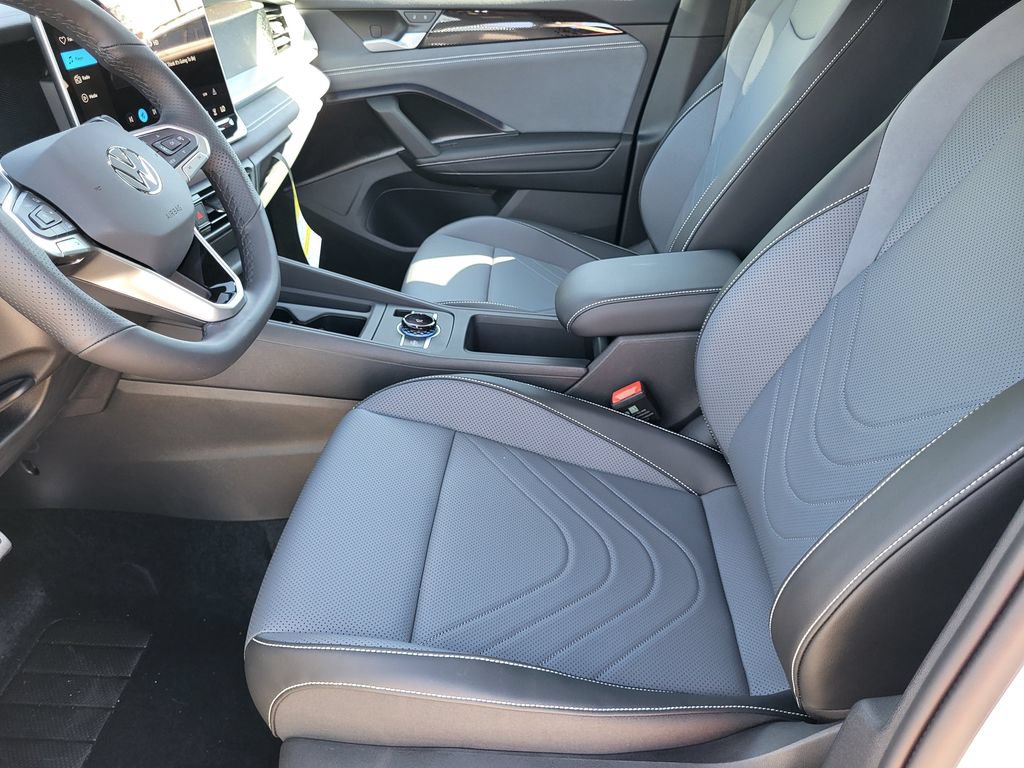 New 2026 Volkswagen Tiguan SE R-Line AWD/4WD image 22