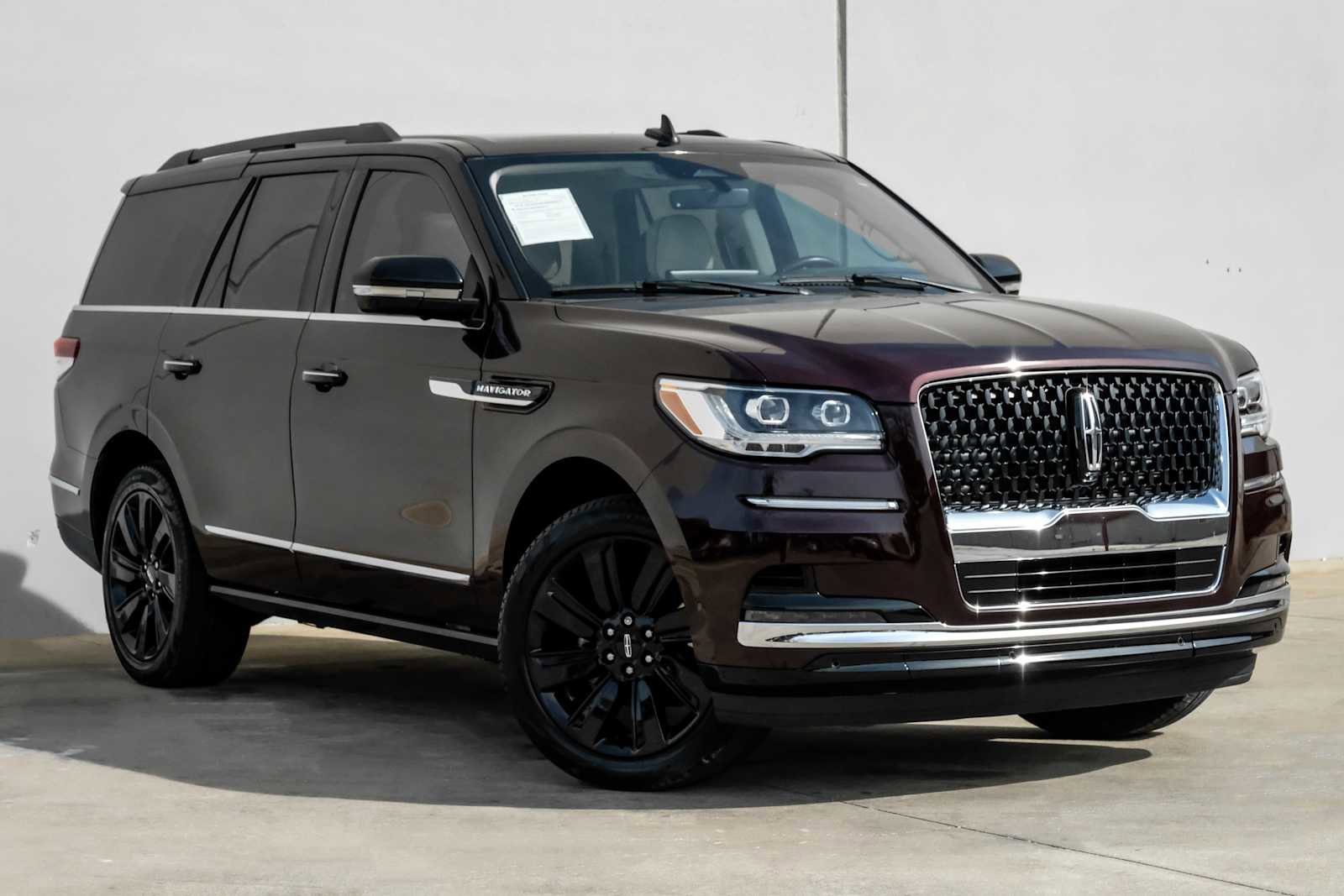 Used 2024 Lincoln Navigator Black Label AWD/4WD image 7