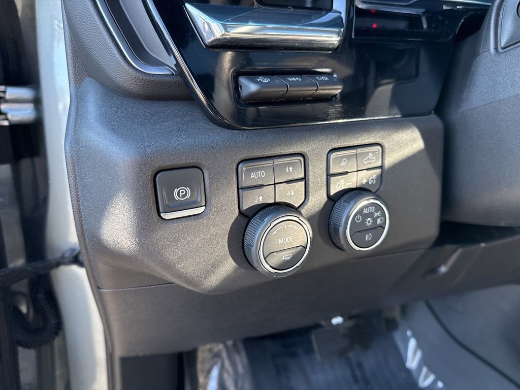 Used 2024 Chevrolet Silverado 3500 High Country w/ High Country Premium Package image 13