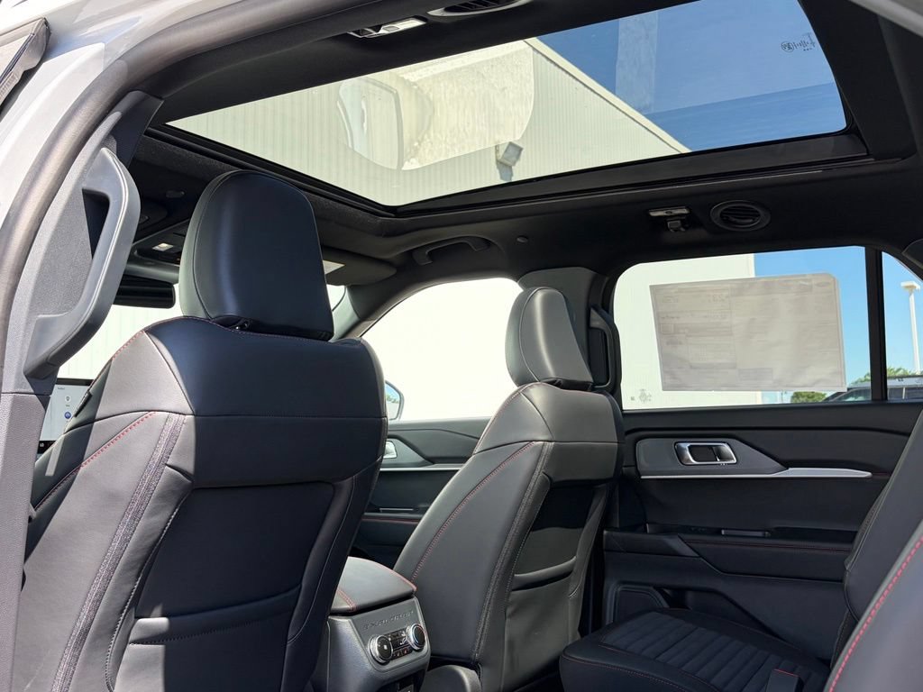 New 2026 Ford Explorer ST-Line w/ ST-Line Street Pack AWD/4WD image 17