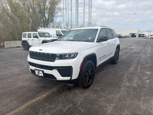 New 2026 Jeep Grand Cherokee Altitude AWD/4WD image 1