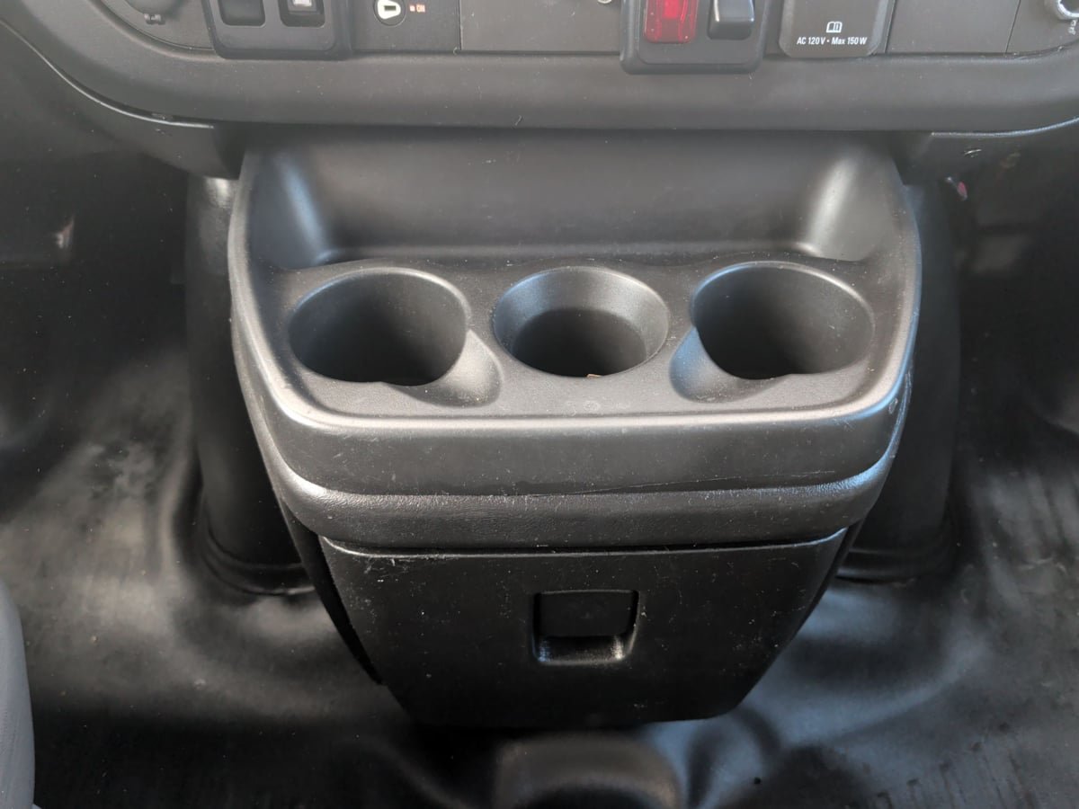 Used 2016 Chevrolet Express 4500 RWD image 18