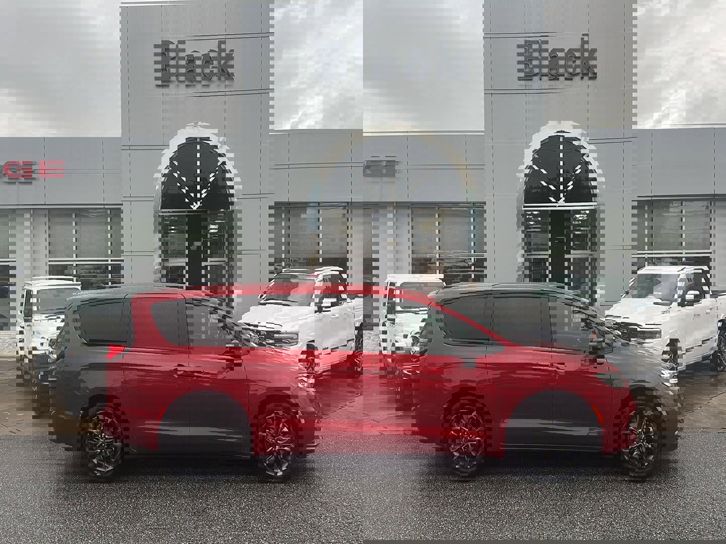 New 2026 Chrysler Pacifica Select image 3