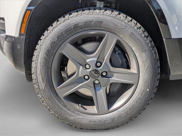 New 2026 Land Rover Defender 110 X-Dynamic SE AWD/4WD image 10