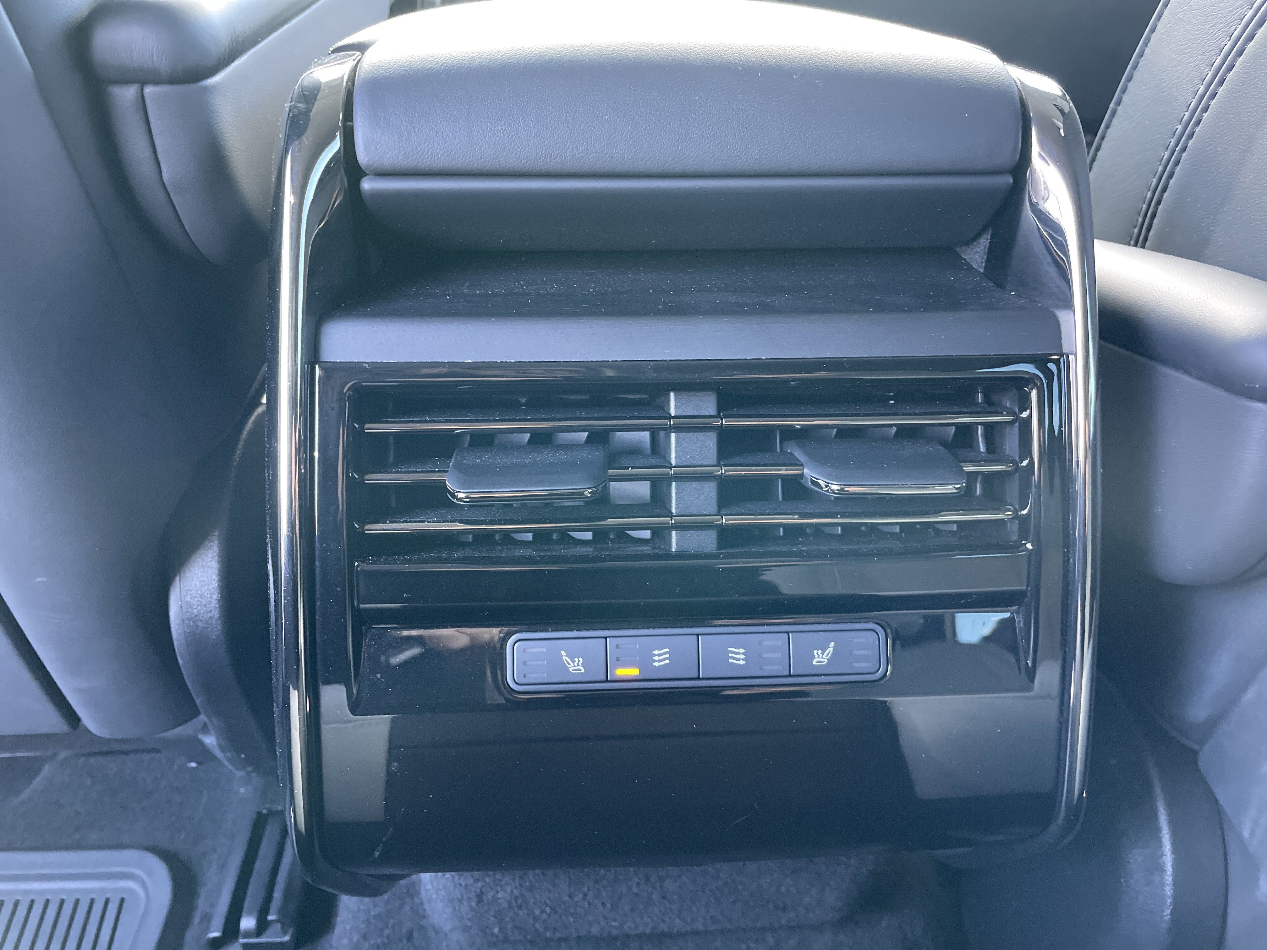 Used 2024 Land Rover Range Rover Sport Dynamic SE image 33