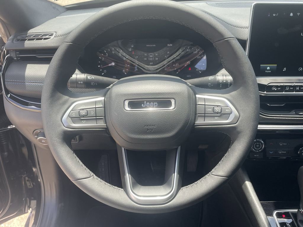 New 2025 Jeep Compass Latitude w/ Altitude Special Edition AWD/4WD image 15