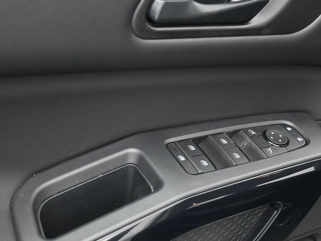 New 2026 Nissan Pathfinder S image 16