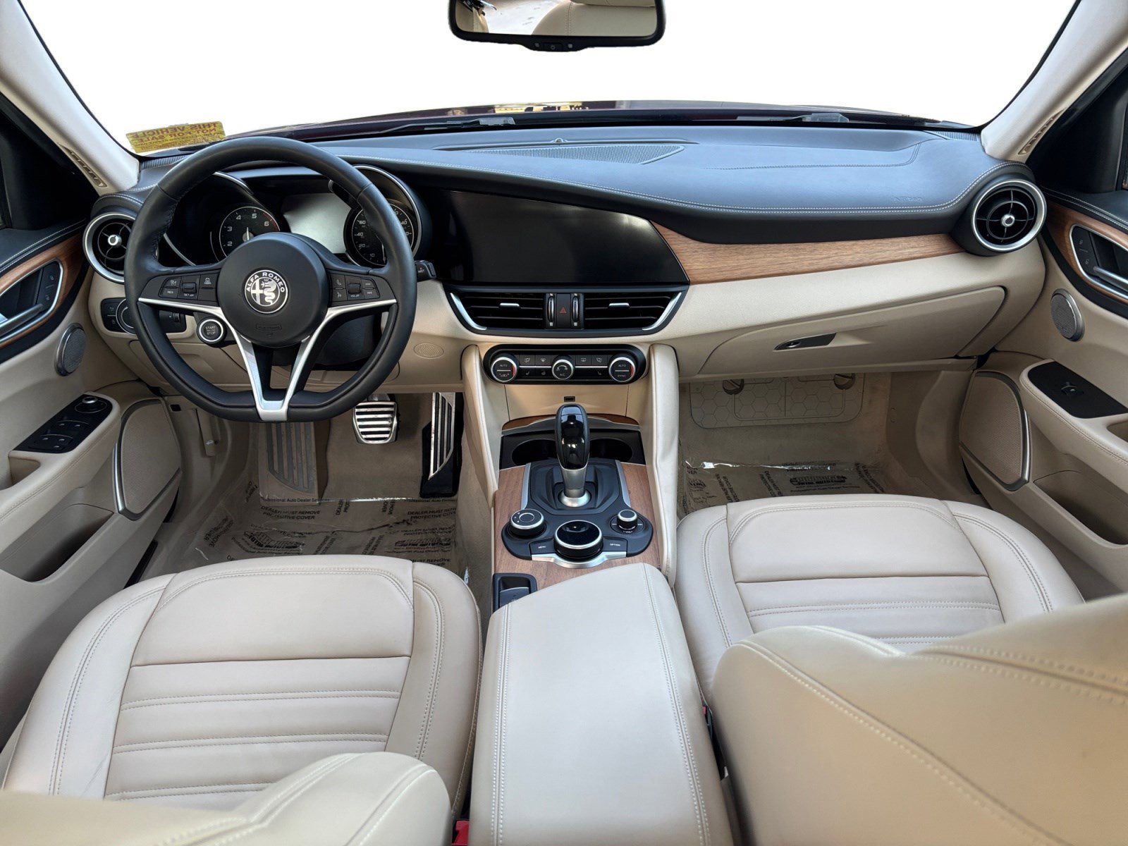 Used 2019 Alfa Romeo Giulia Ti w/ Quick Order Package 22X Lusso image 10