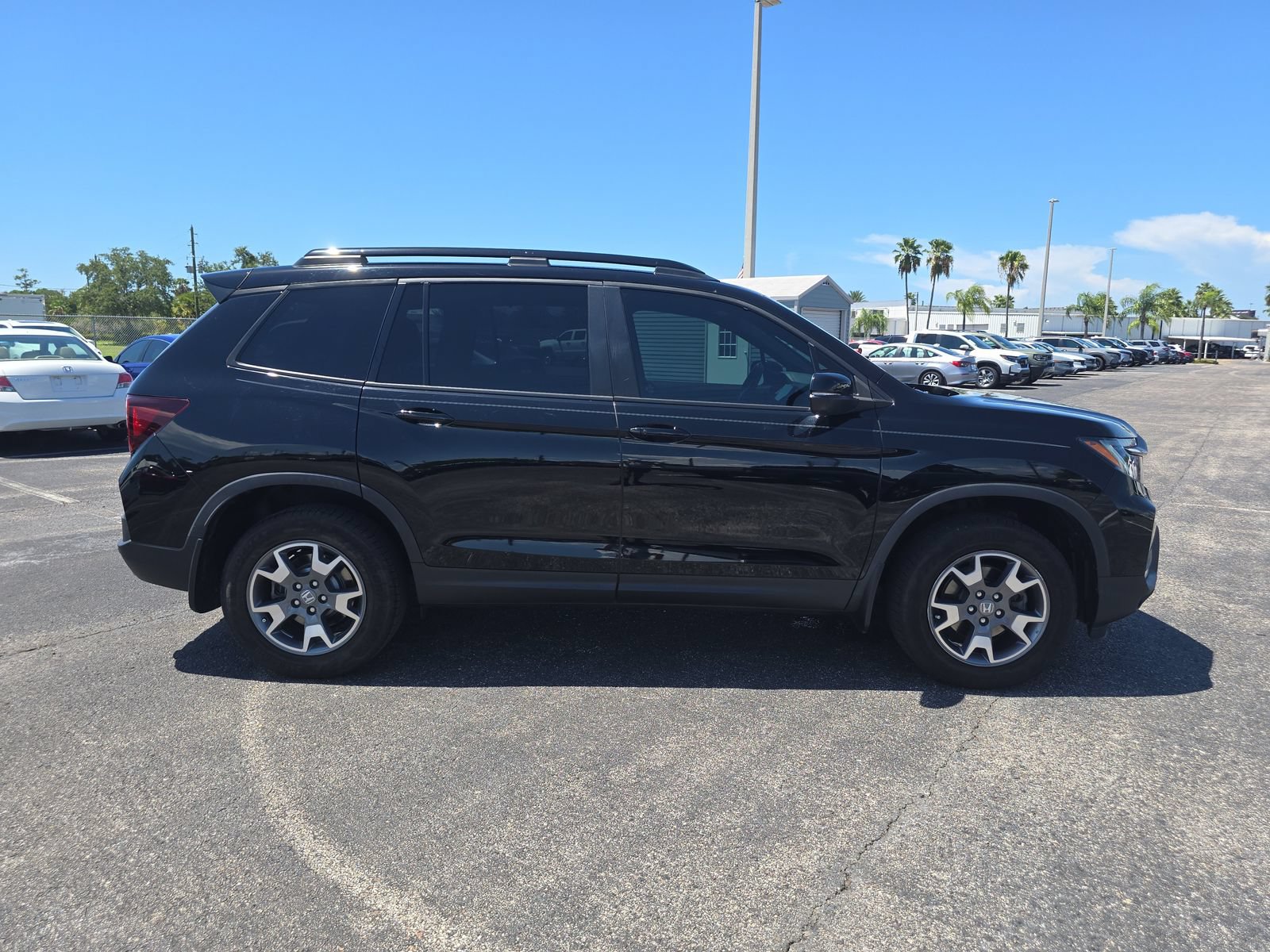 Certified 2023 Honda Passport TrailSport image 3