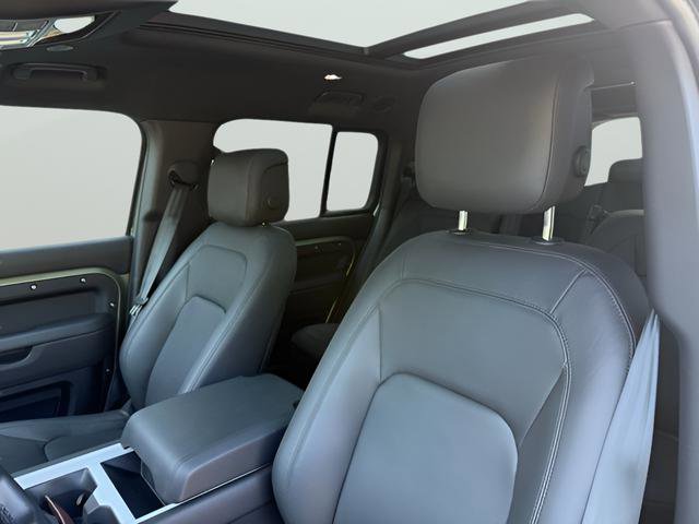 Certified 2025 Land Rover Defender 130 X-Dynamic SE AWD/4WD image 18