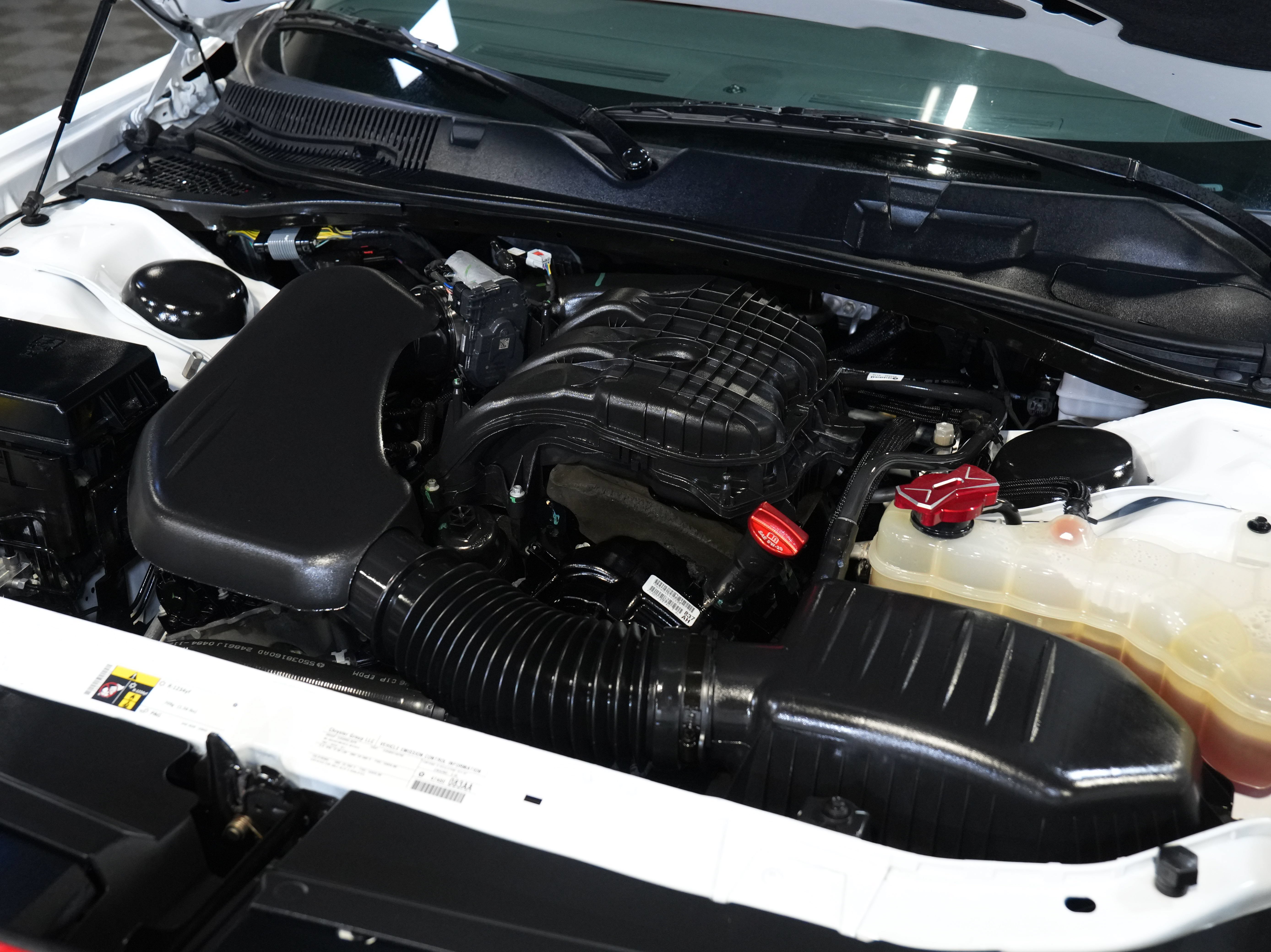 Used 2014 Dodge Challenger SXT RWD image 42
