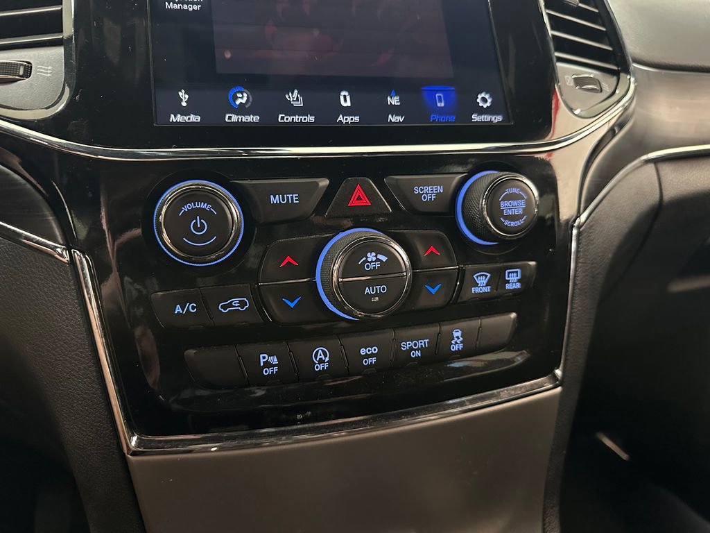 Certified 2022 Jeep Grand Cherokee Limited AWD/4WD image 27