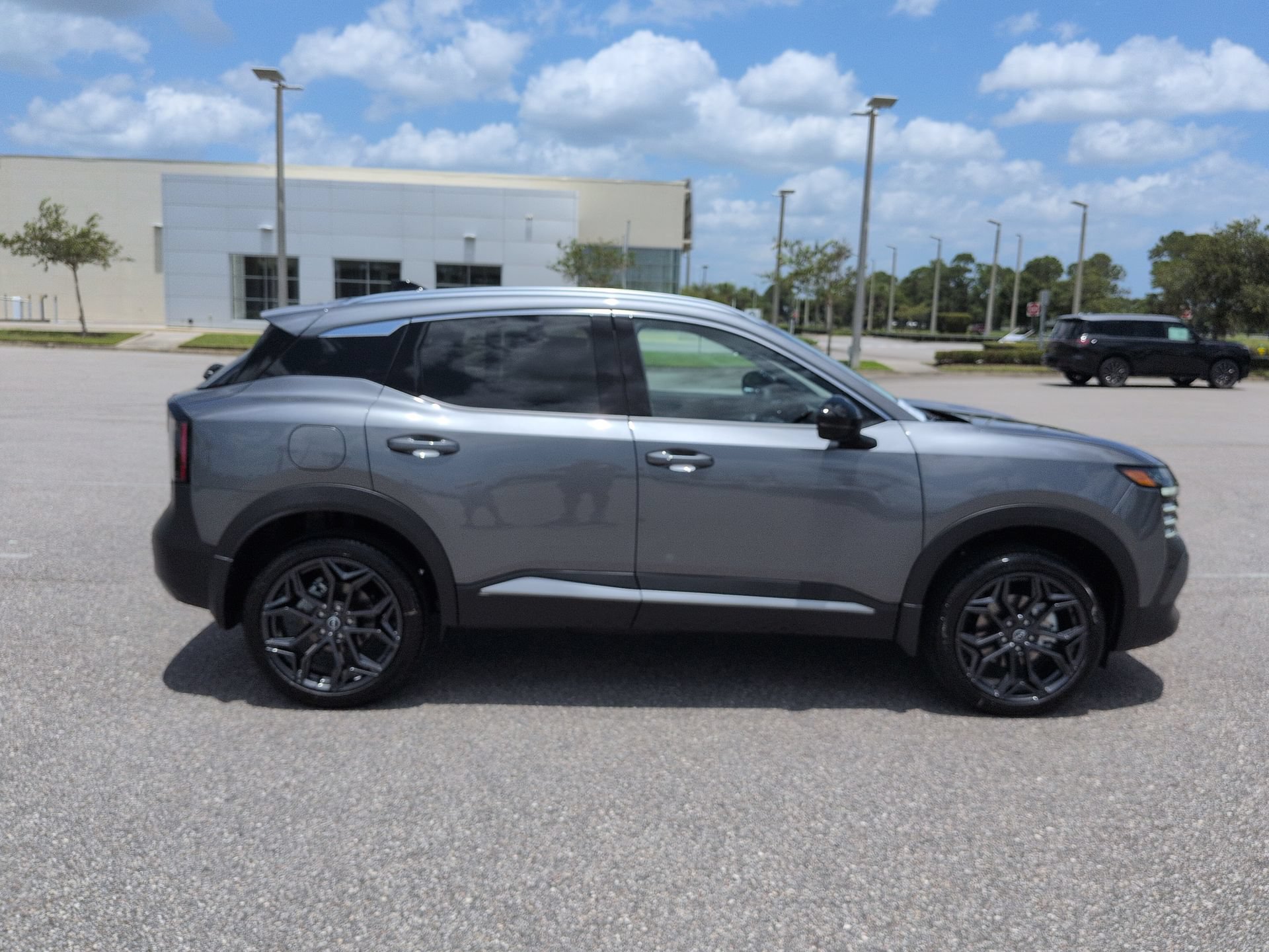 New 2026 Nissan Kicks SR FWD image 4