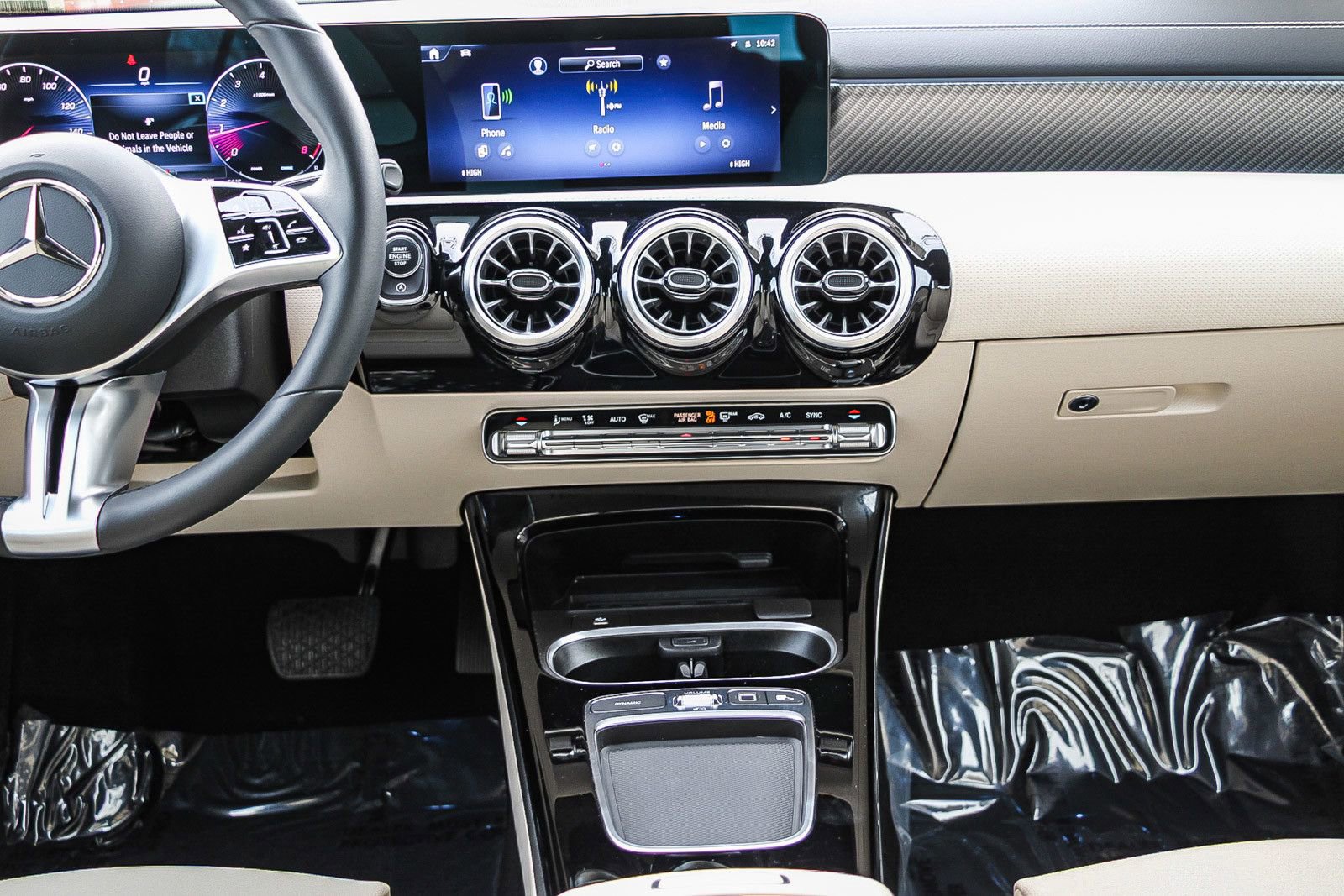 Certified 2025 Mercedes-Benz CLA 250 4MATIC image 12