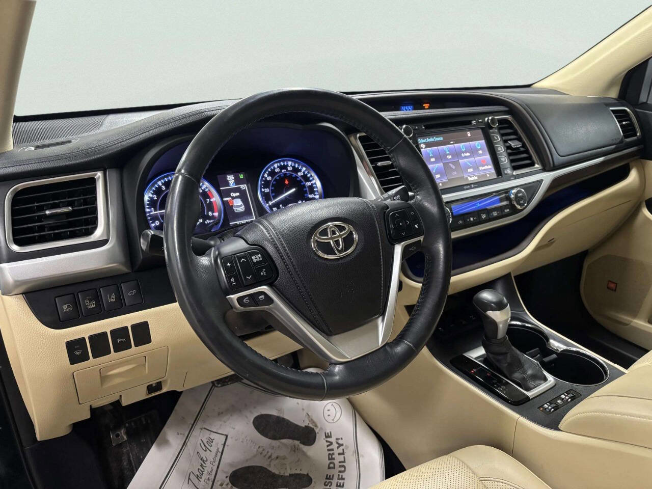 Used 2014 Toyota Highlander Limited w/ Driver Technology Package AWD/4WD image 14