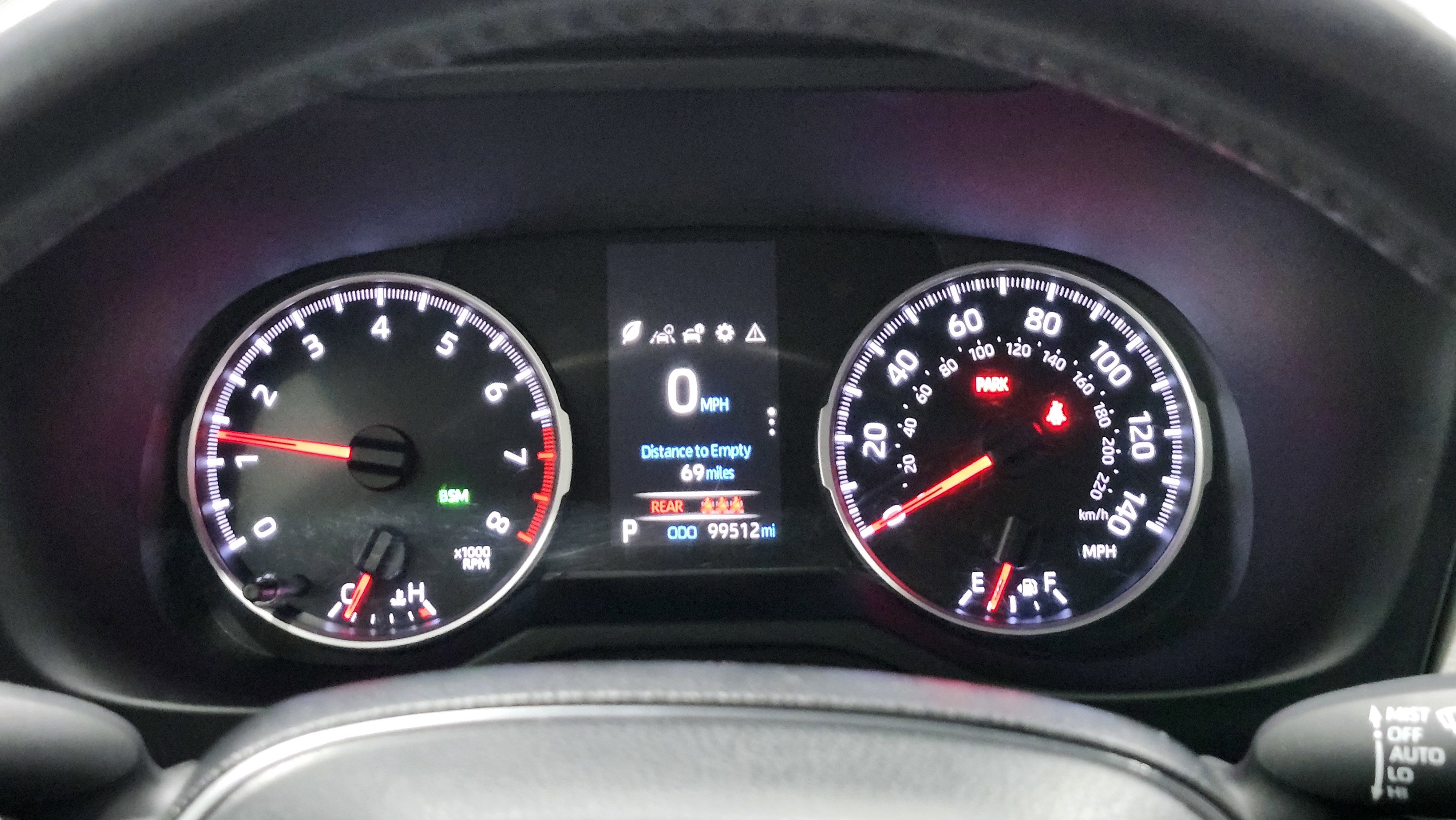 Used 2020 Toyota RAV4 XLE Premium image 25