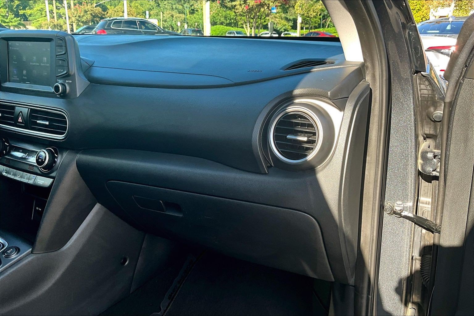 Used 2018 Hyundai Kona Limited AWD/4WD image 16