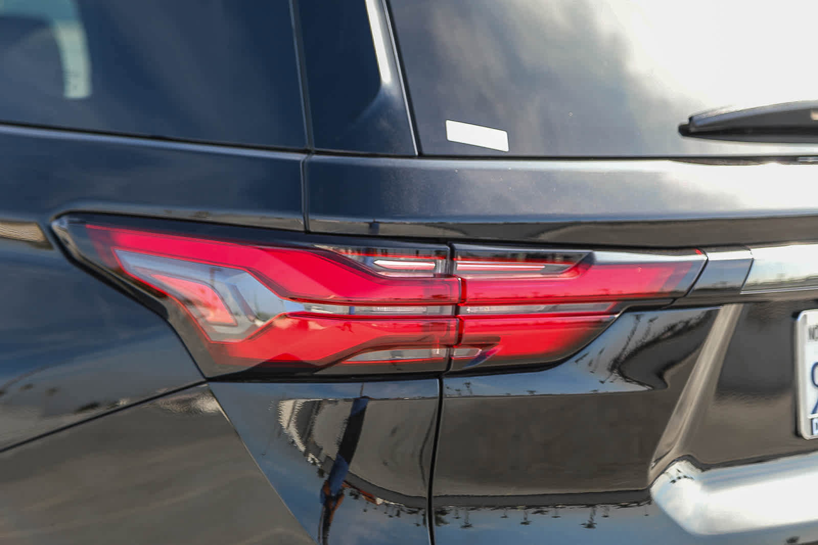Used 2023 Chevrolet Traverse Premier w/ Redline Edition image 9