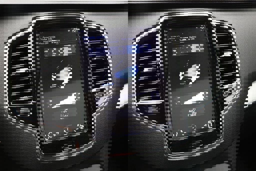 Used 2016 Volvo XC90 T8 Momentum w/ Vision Package AWD/4WD image 24