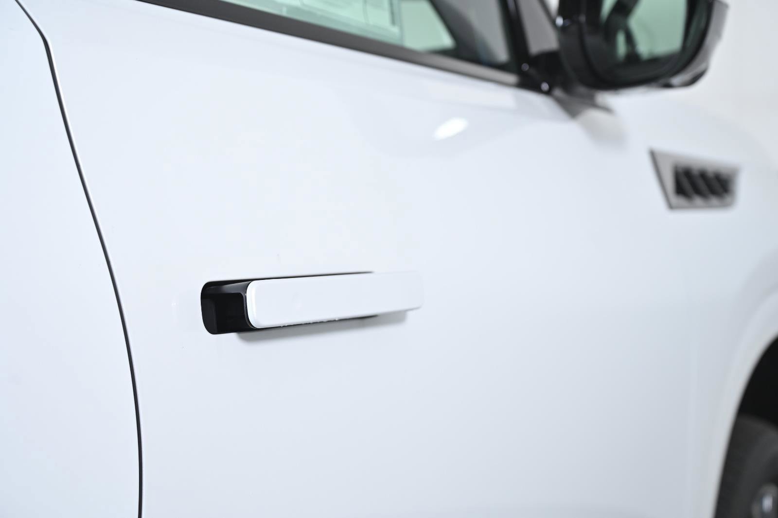 New 2026 INFINITI QX80 Autograph w/ Premium Cargo Package image 9