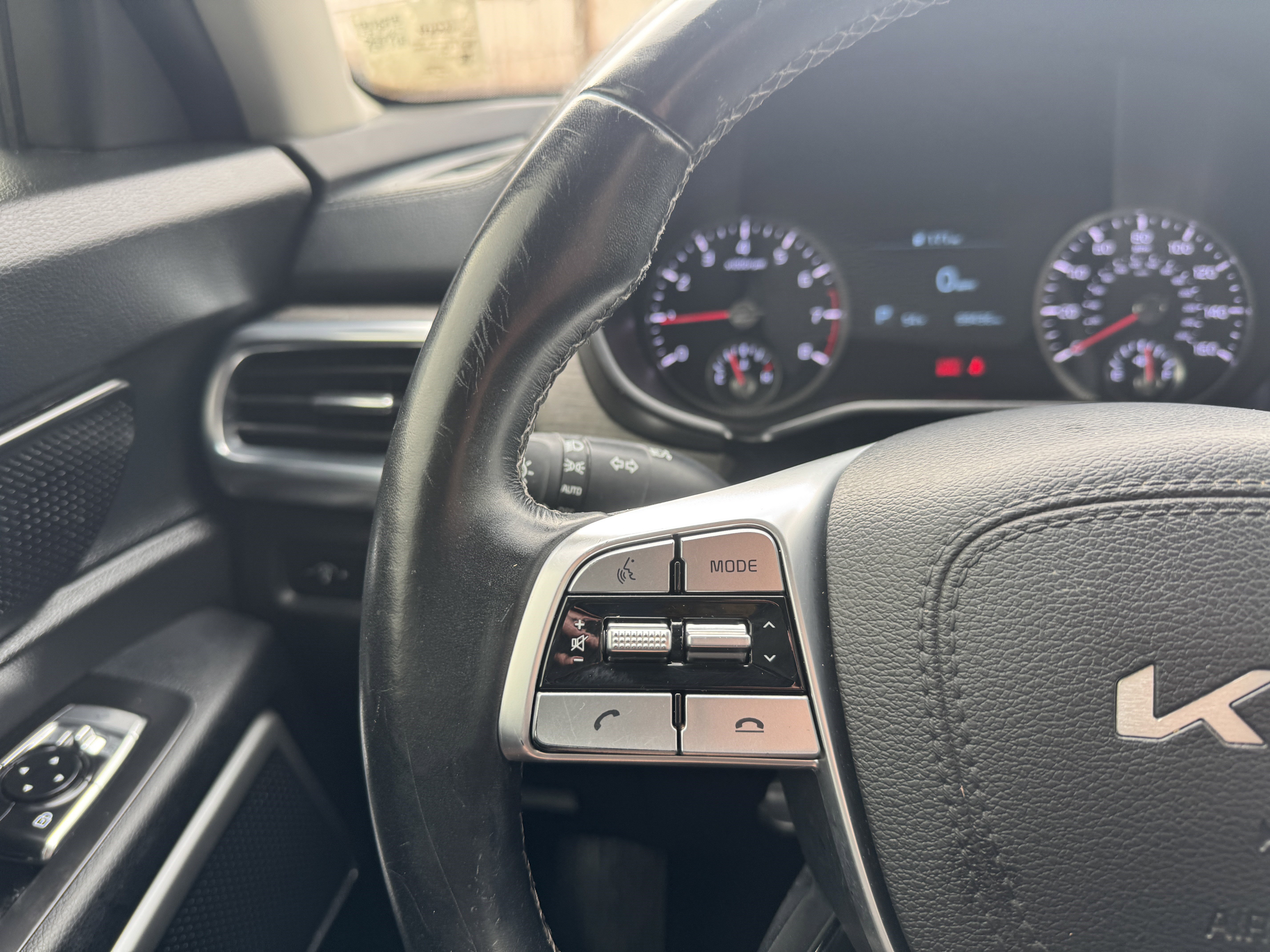 Used 2022 Kia Telluride EX w/ EX Premium Package image 23