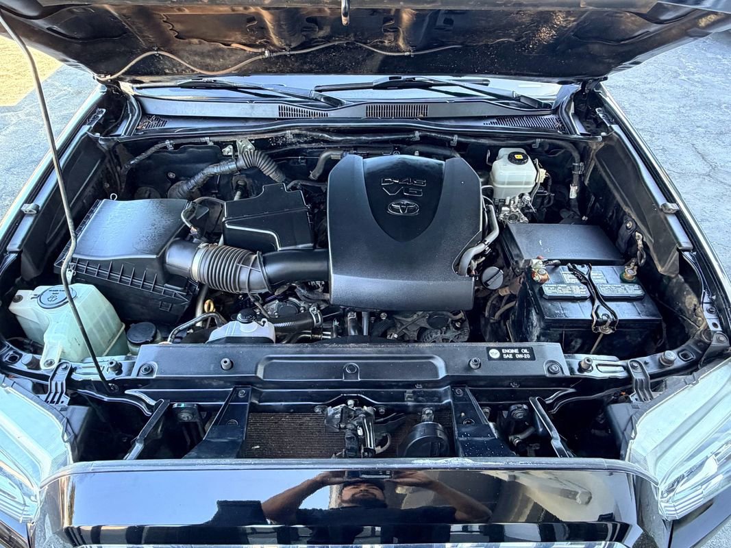 Used 2019 Toyota Tacoma TRD Off-Road image 40