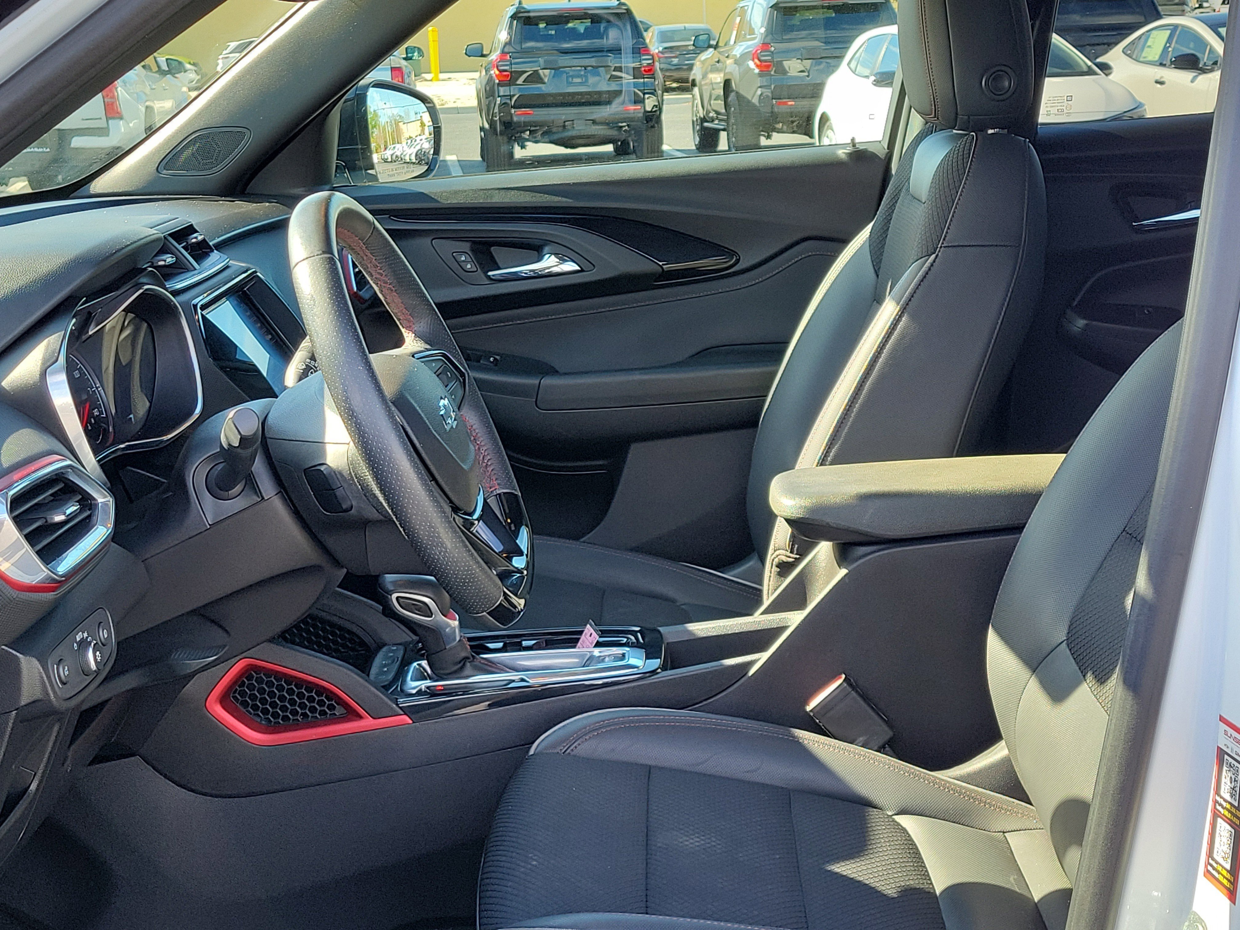 Used 2021 Chevrolet TrailBlazer RS w/ Technology Package image 21